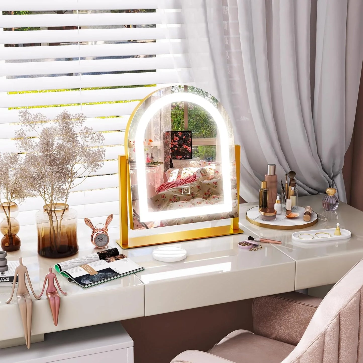 Large makeup mirror with light -15.5 "x13", with light, magnified 10x, touch screen with tri color illumination,(gold)