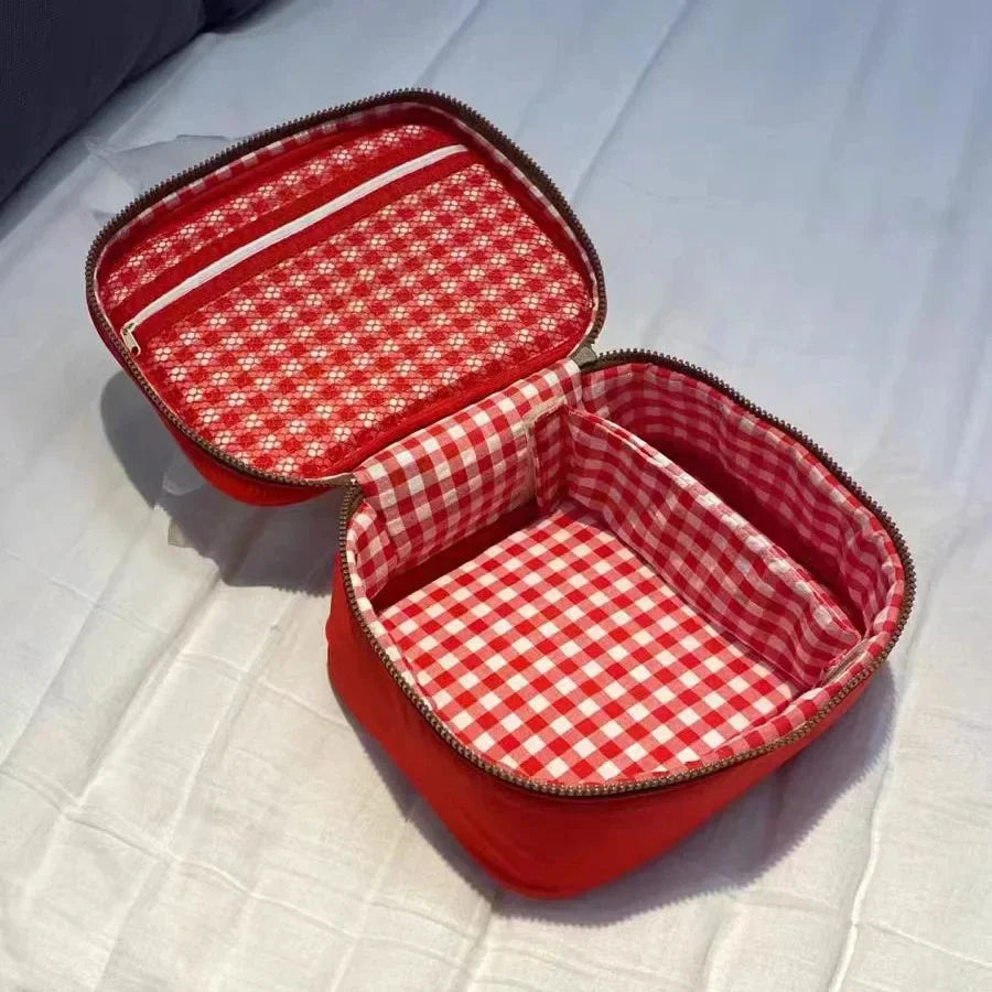 Cartoon Apple Pattern Cosmetics Makeup Bag Travel Pouch