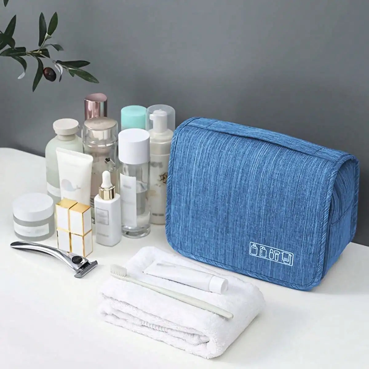 Large Capacity Hanging Toiletry Bag For Men And Women