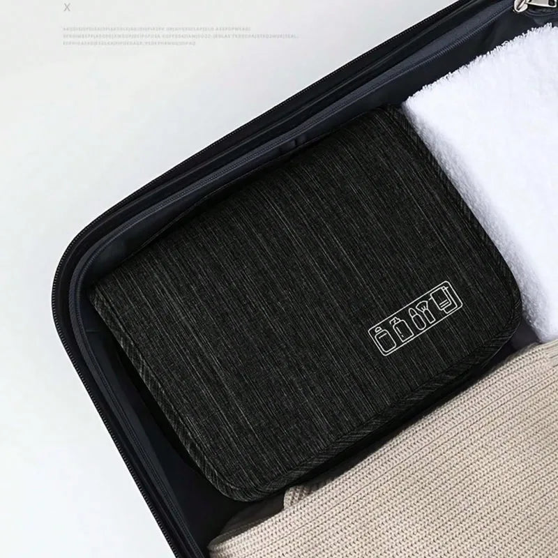 Large Capacity Hanging Toiletry Bag For Men And Women